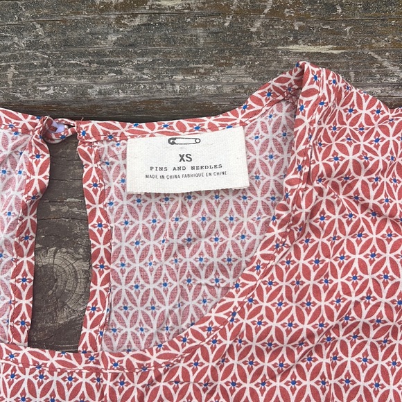 (3/$15) Beautiful Pins & Needles Cropped Top - Picture 3 of 5